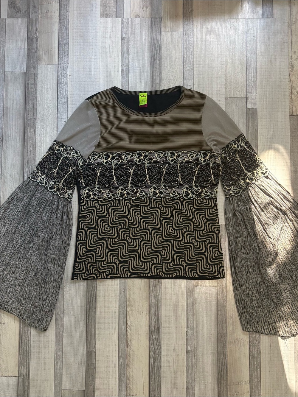 Save The Queen Gray Patterned Bell Sleeve Tunic with Embroidery